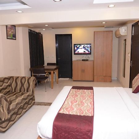 Hotel Balsons Continental นิวเดลี ภายนอก รูปภาพ