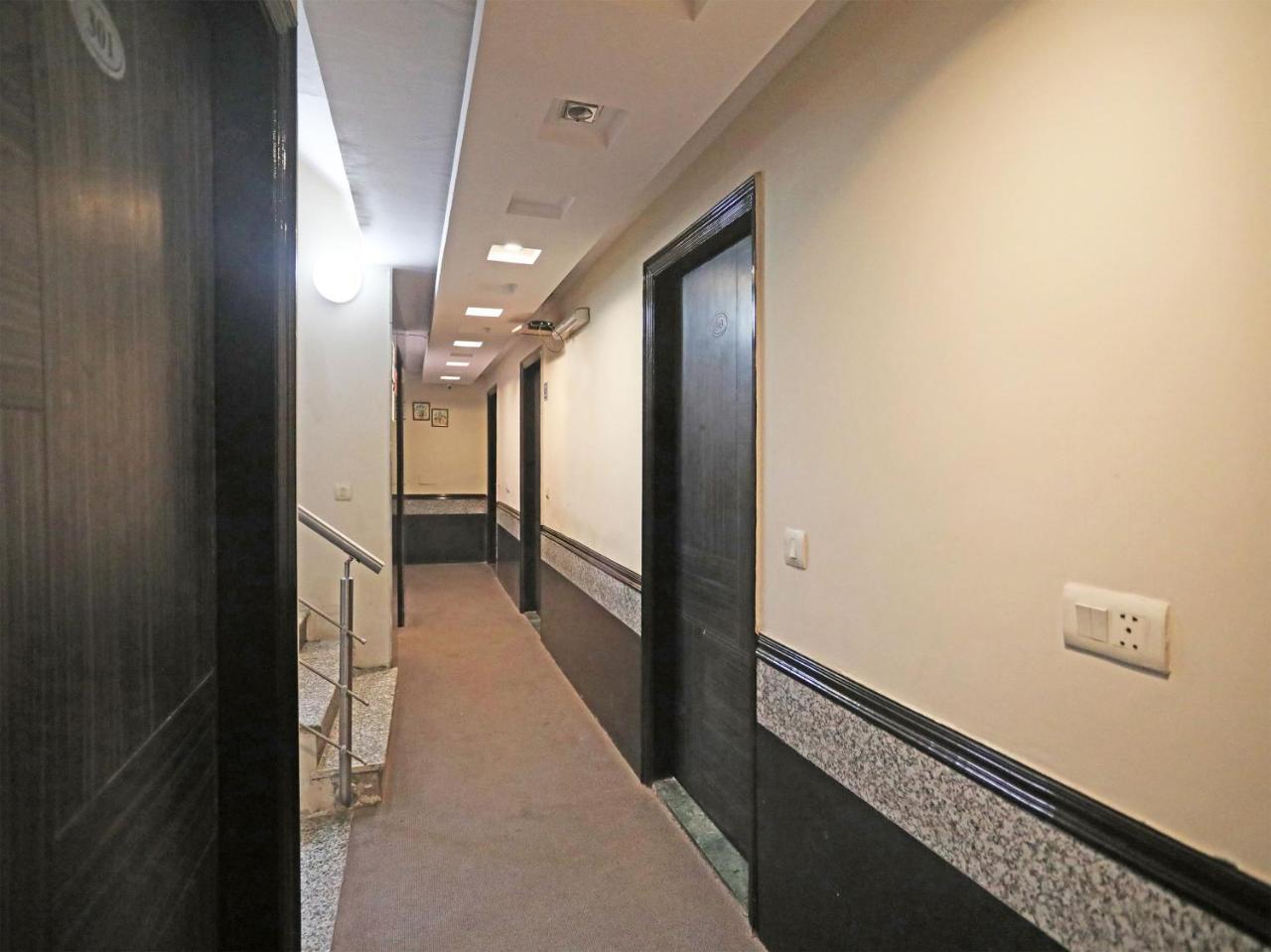 Hotel Balsons Continental นิวเดลี ภายนอก รูปภาพ