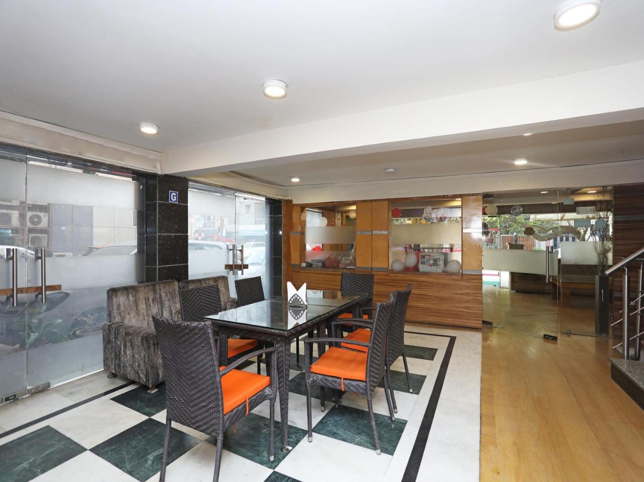 Hotel Balsons Continental นิวเดลี ภายนอก รูปภาพ