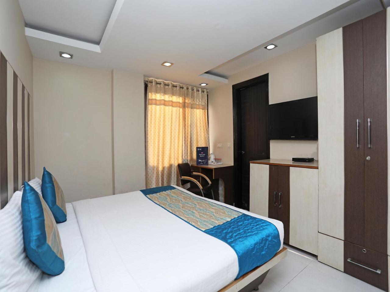 Hotel Balsons Continental นิวเดลี ภายนอก รูปภาพ