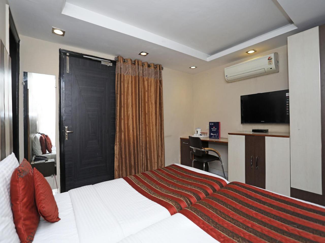 Hotel Balsons Continental นิวเดลี ภายนอก รูปภาพ