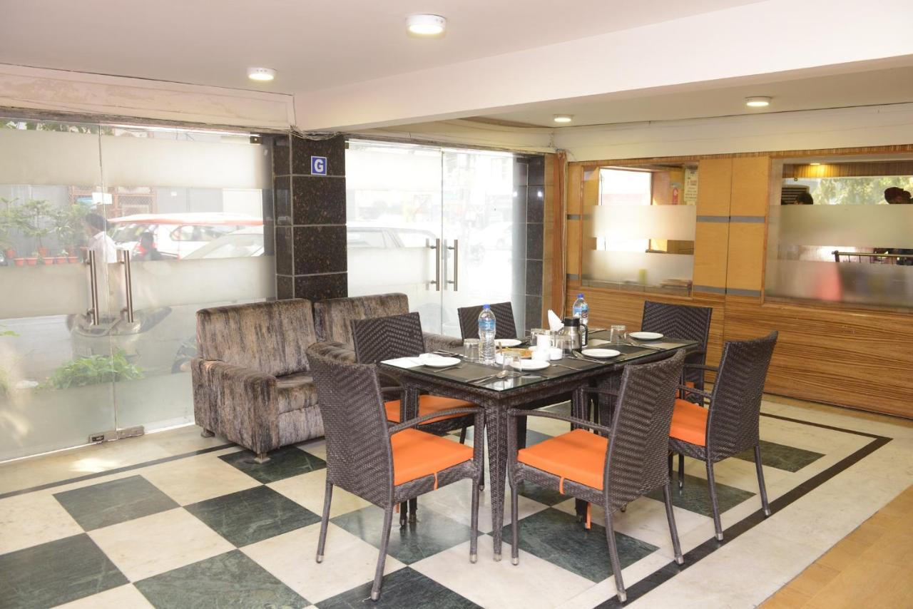 Hotel Balsons Continental นิวเดลี ภายนอก รูปภาพ
