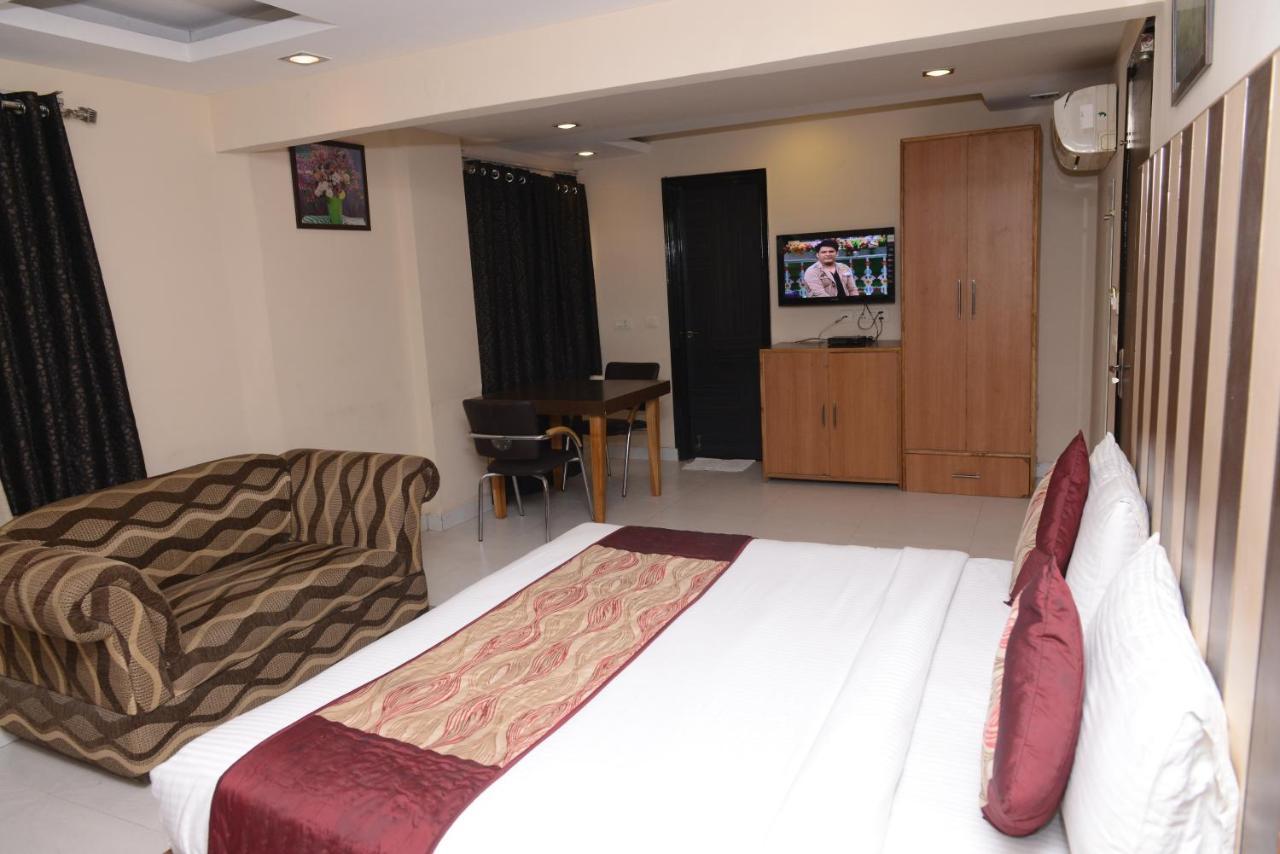 Hotel Balsons Continental นิวเดลี ภายนอก รูปภาพ